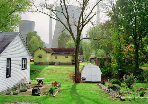A photo of the Gavin Coal Power Plant in Cheshire, Ohio, taken by Mitch Epstein in 2003. Courtesy of Sikkema Jenkins & Co., New York